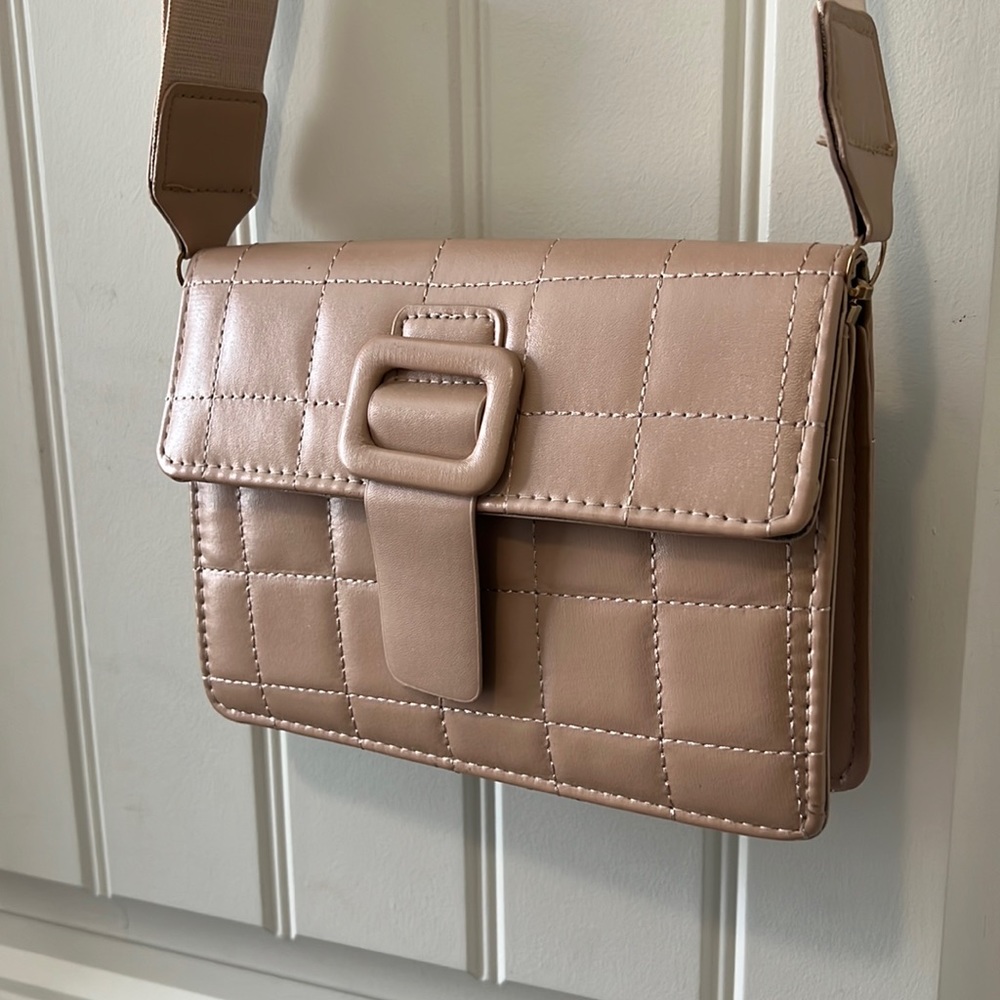 CASUAL CROSSBODY TAN BAG